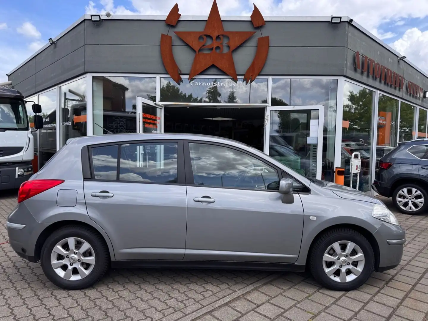 Nissan Tiida Acenta Zilver - 1