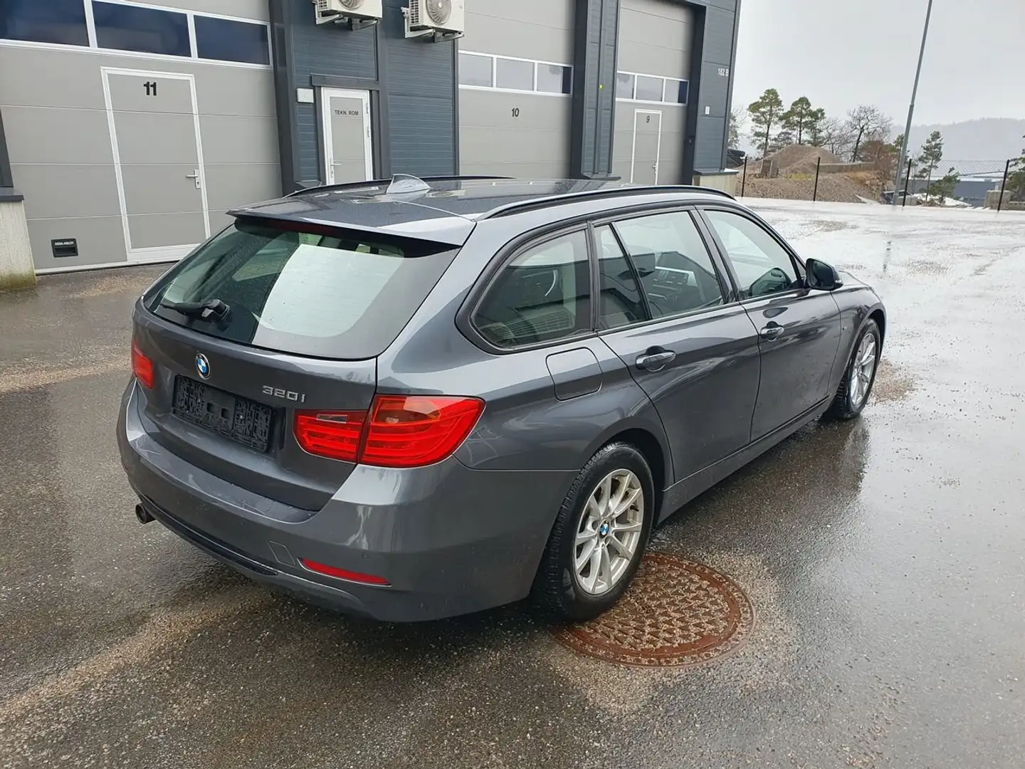 BMW 320 2.0-184 Sport Line Gris - 2