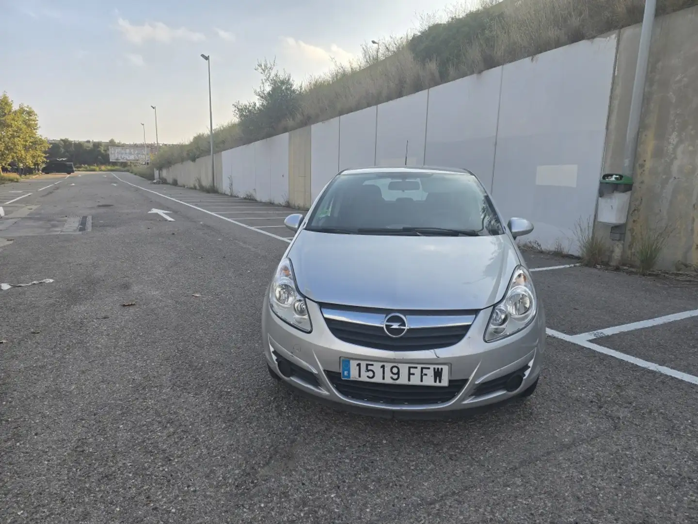Opel Corsa 1.2 Enjoy Gris - 2