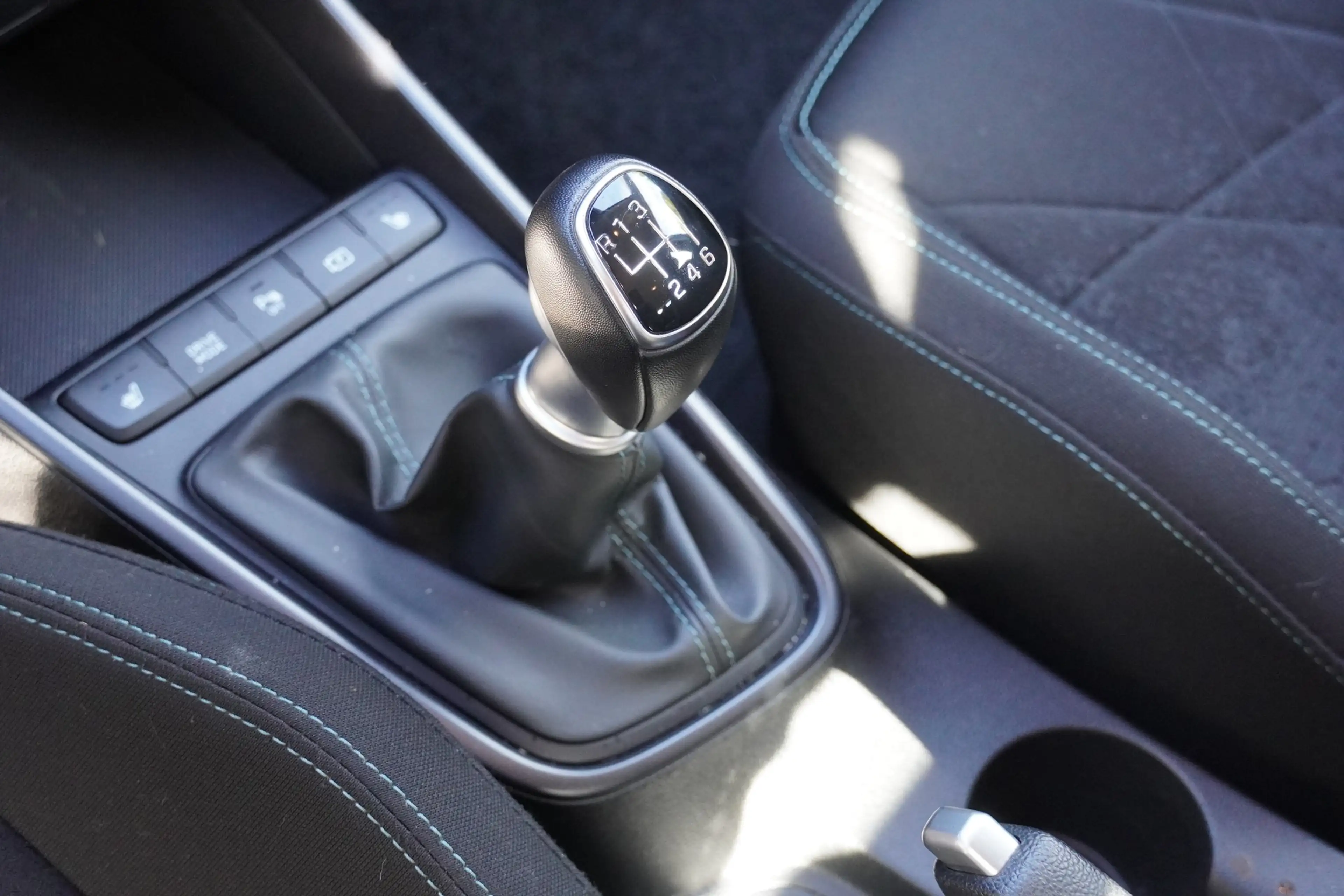 Hyundai BAYON Bayon 1.0 T-GDI Intro LED Navi Kamera Spurhalte — photo 13