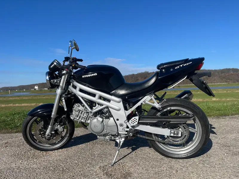 Hyosung GT 650 - foto 2