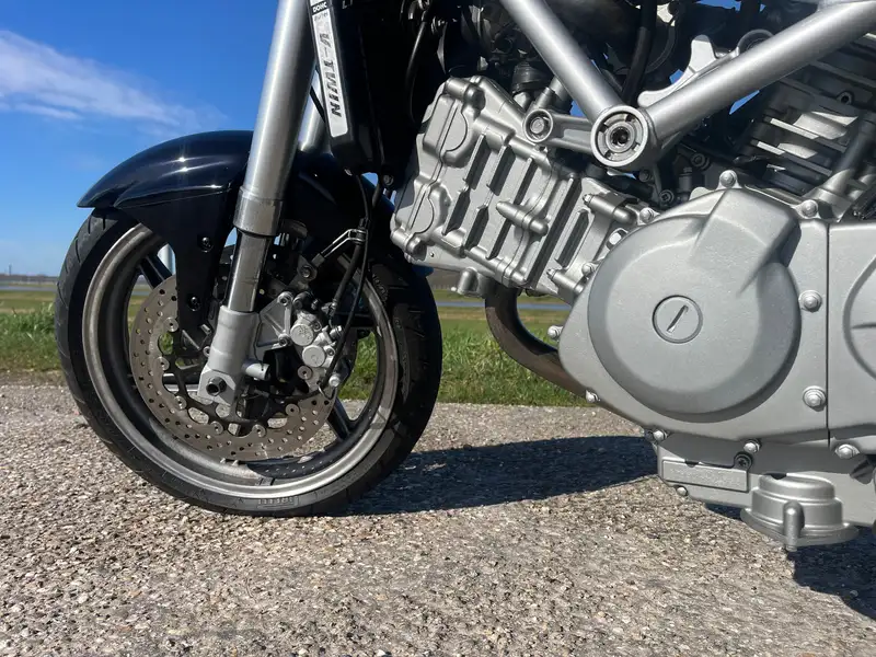 Hyosung GT 650 - foto 4