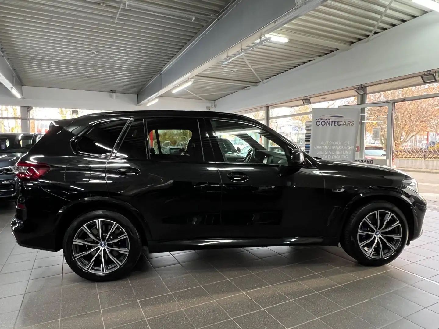 BMW X5 xDrive 45 e M Sport MEM+HuD+3D+Pano+Keyless Schwarz - 1
