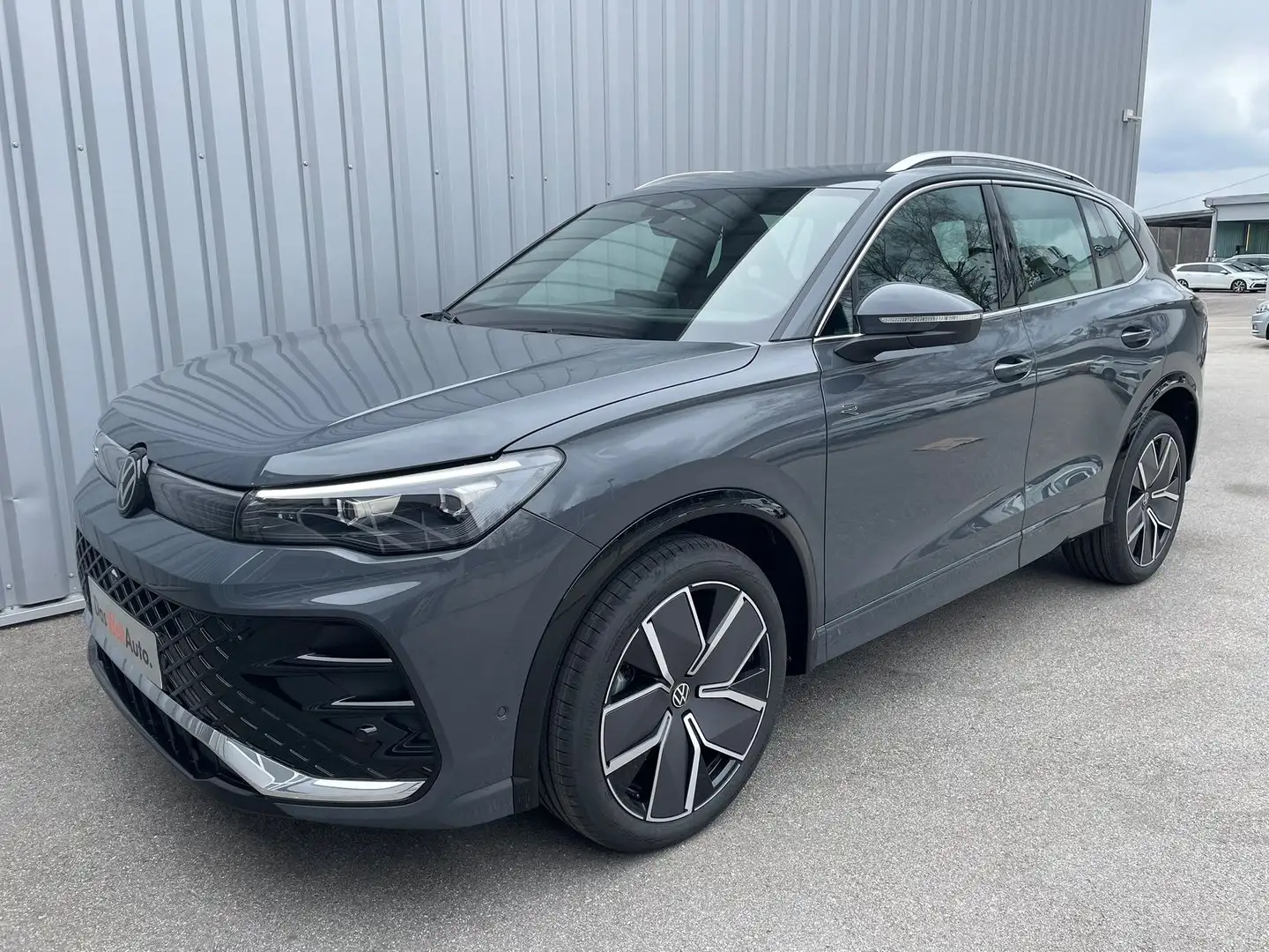 Volkswagen Tiguan Sport TDI DSG Grau - 1