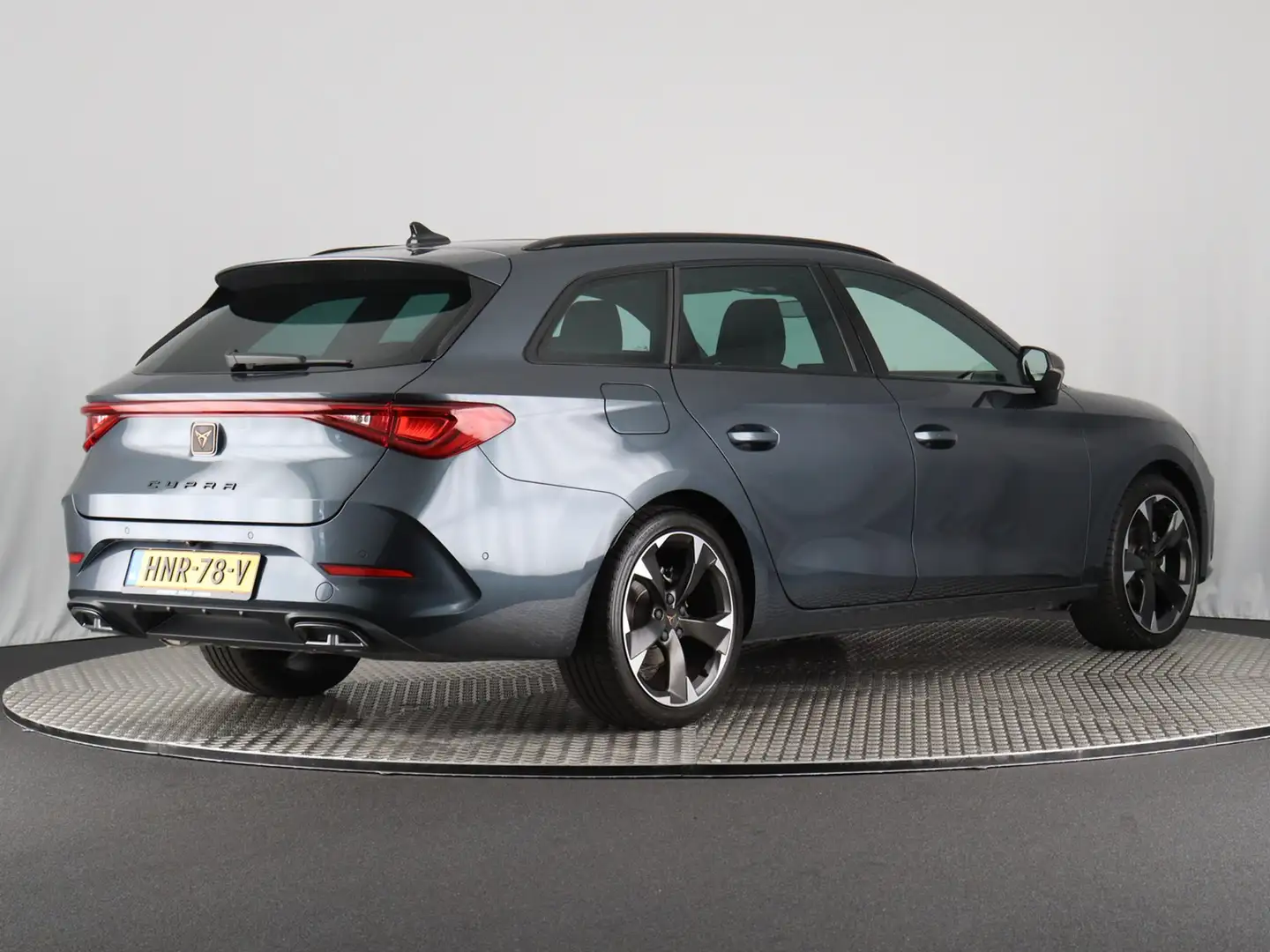 CUPRA Leon Sportstourer 1.5 eTSI Business Edition + (Pano / A Grigio - 2