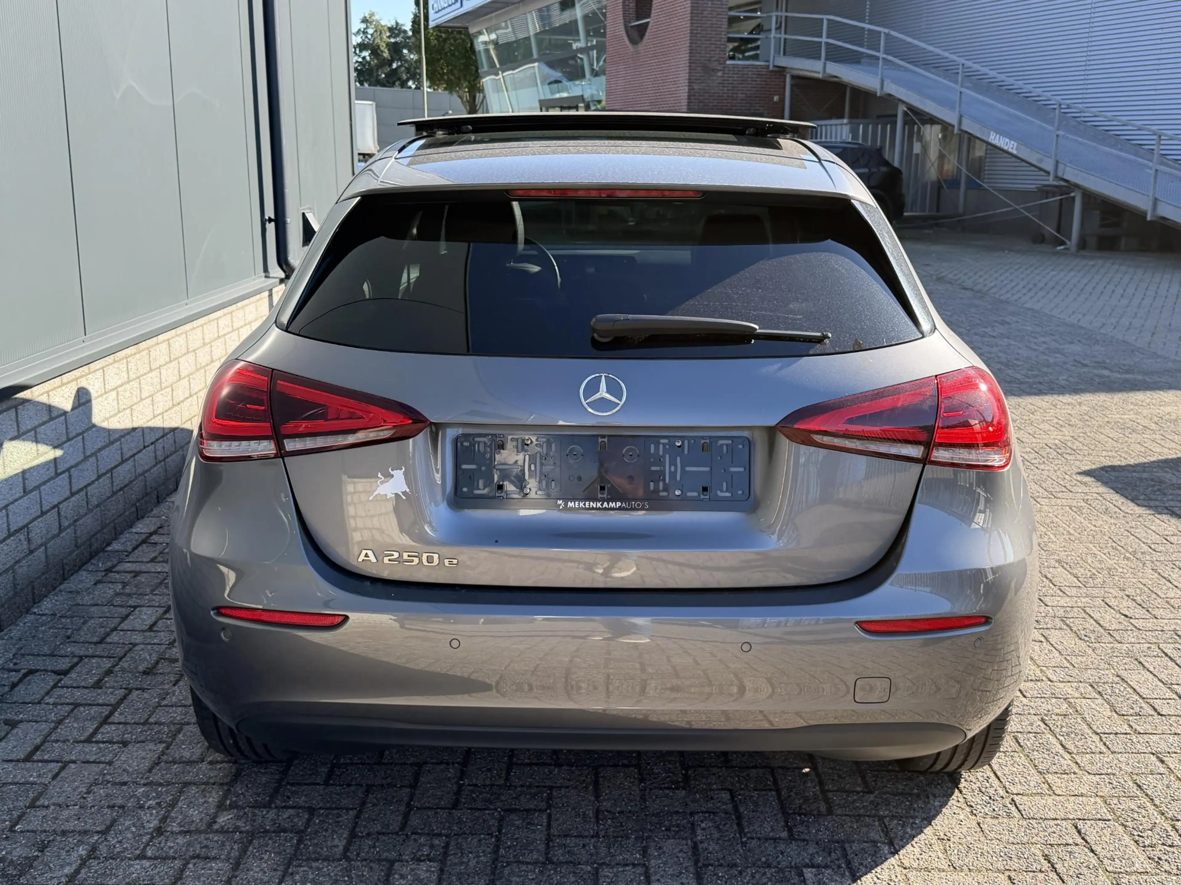 Mercedes-Benz A 250 e Business Line 17"/Panoramadak/Adaptieve cruise/D — photo 8