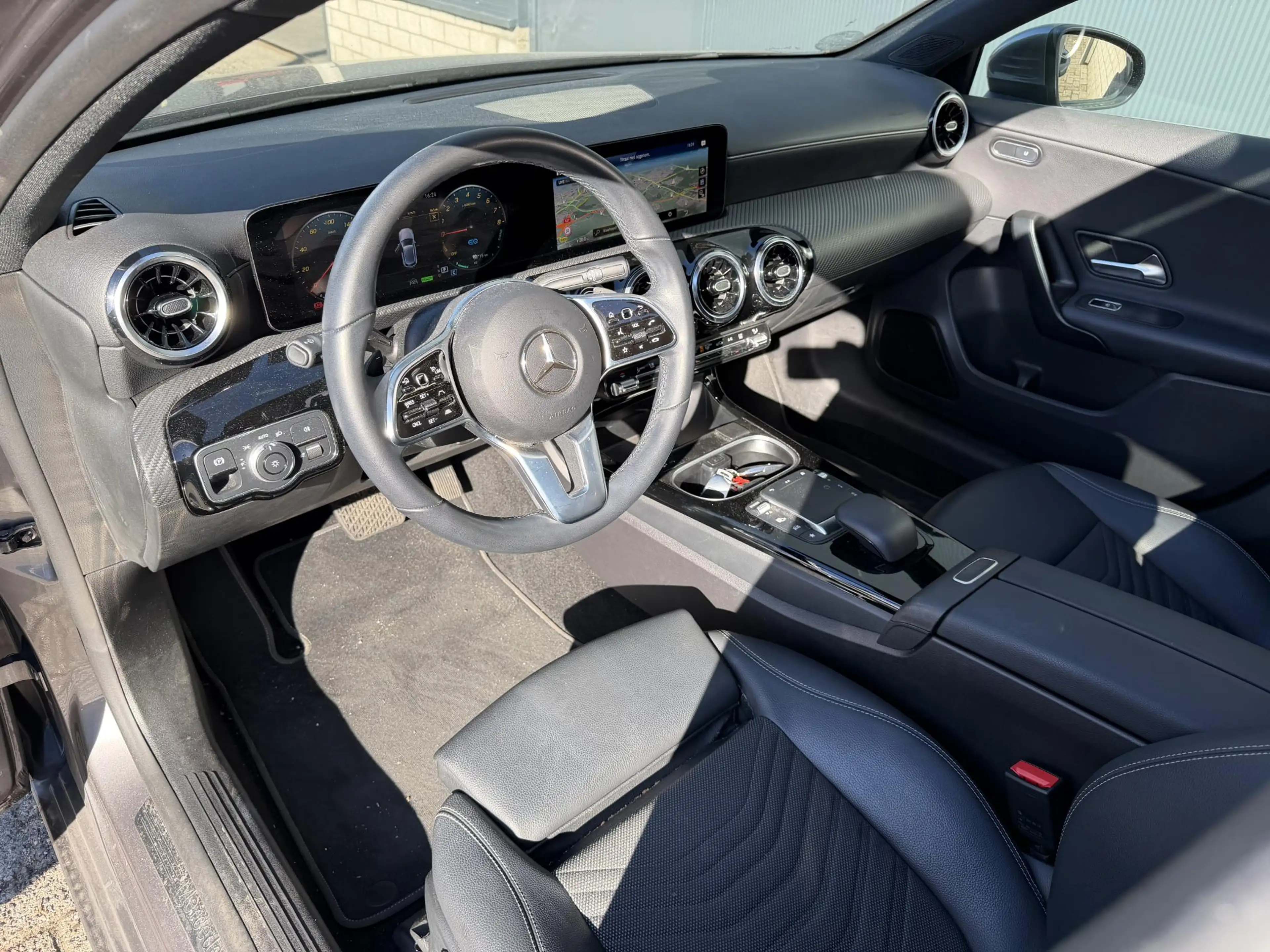 Mercedes-Benz A 250 e Business Line 17"/Panoramadak/Adaptieve cruise/D — photo 11