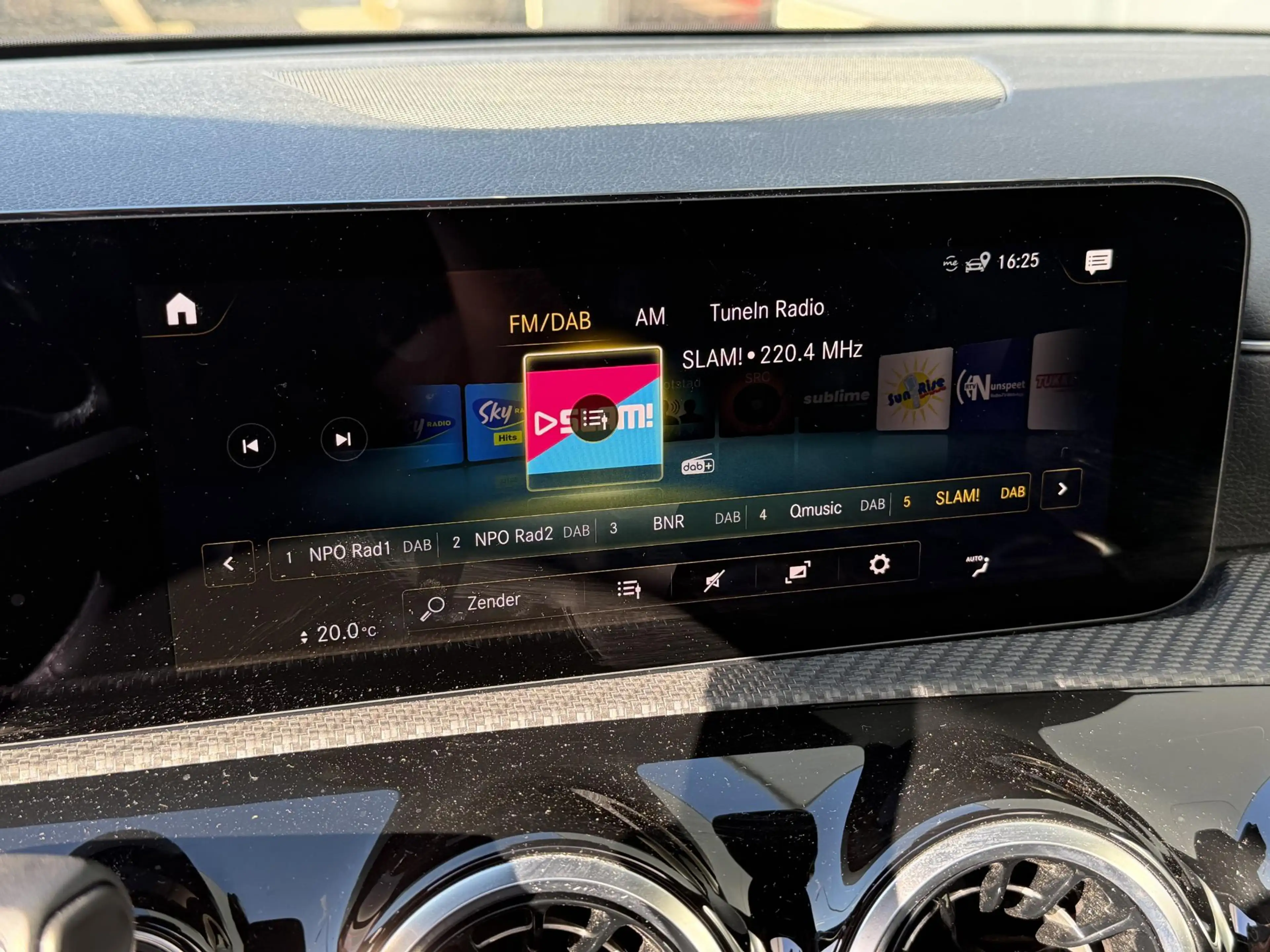 Mercedes-Benz A 250 e Business Line 17"/Panoramadak/Adaptieve cruise/D — photo 20