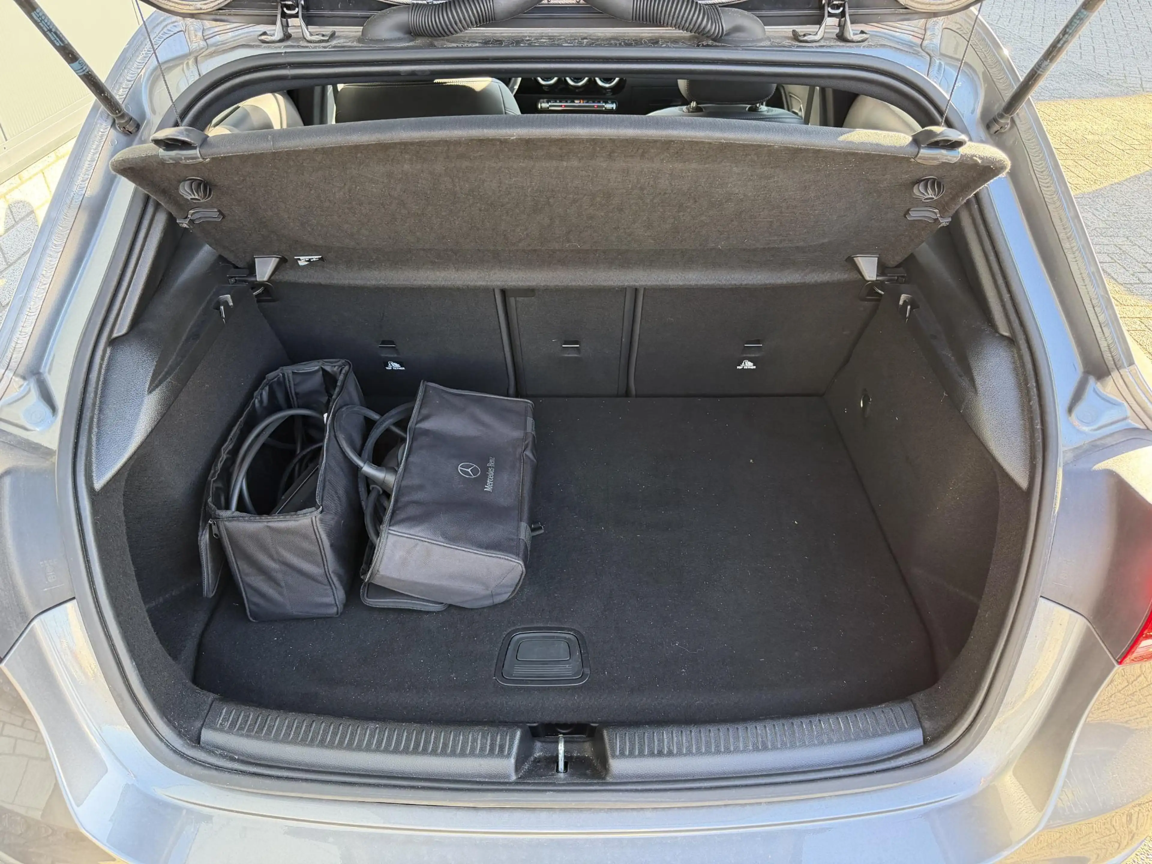 Mercedes-Benz A 250 e Business Line 17"/Panoramadak/Adaptieve cruise/D — photo 9