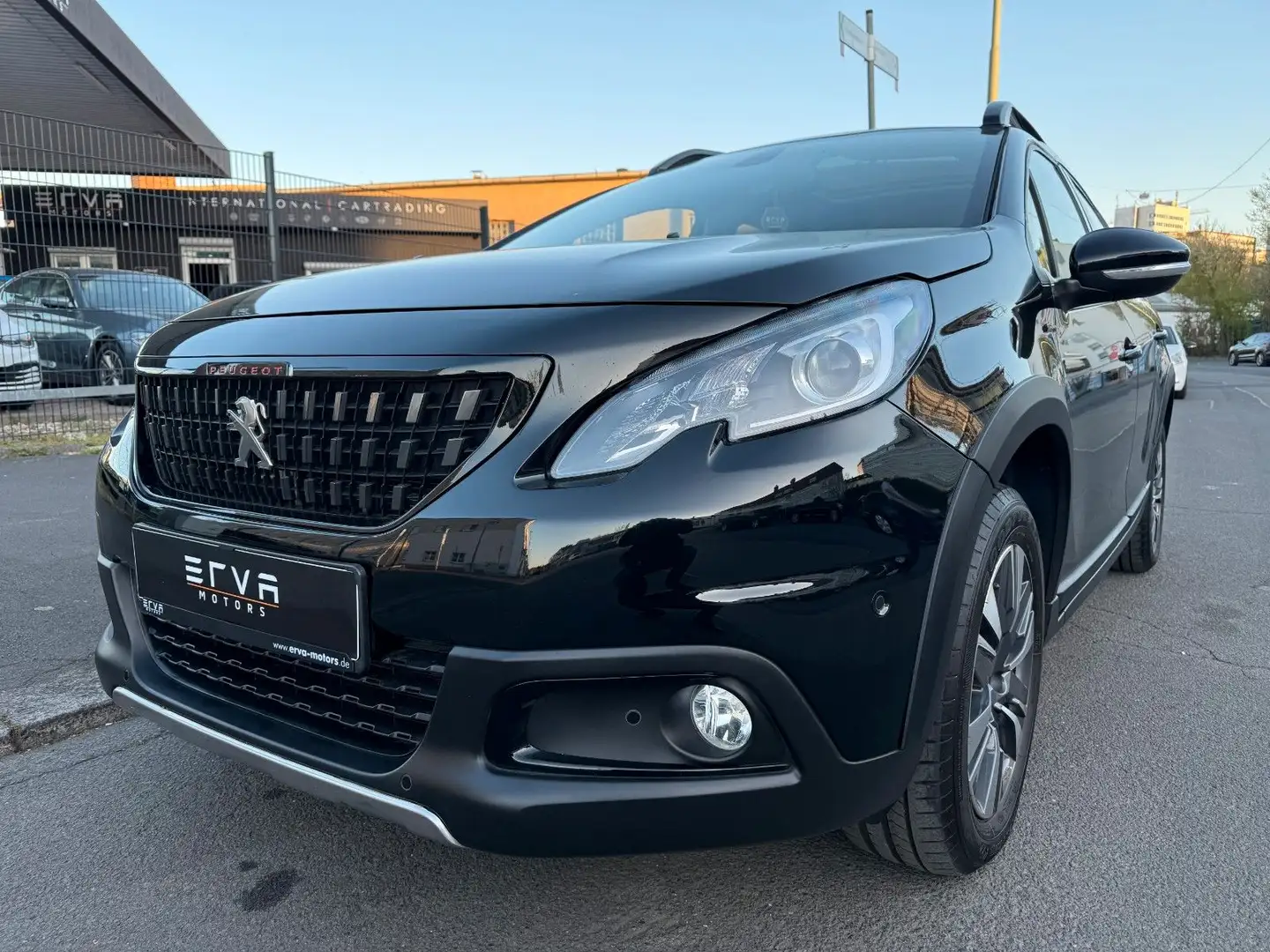 Peugeot 2008 Allure | GT - LINE | Panorama Schwarz - 2