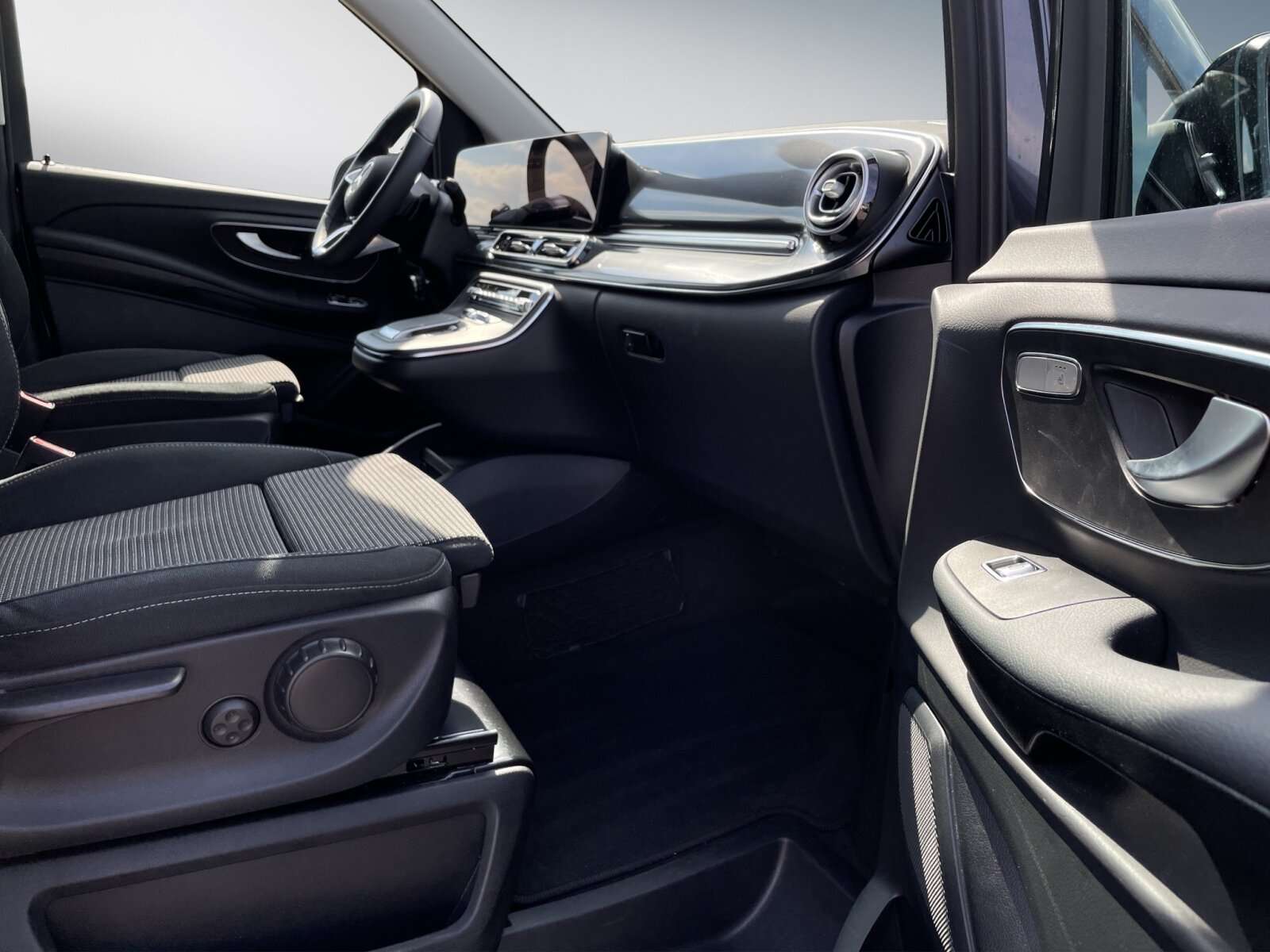 Mercedes-Benz V 220