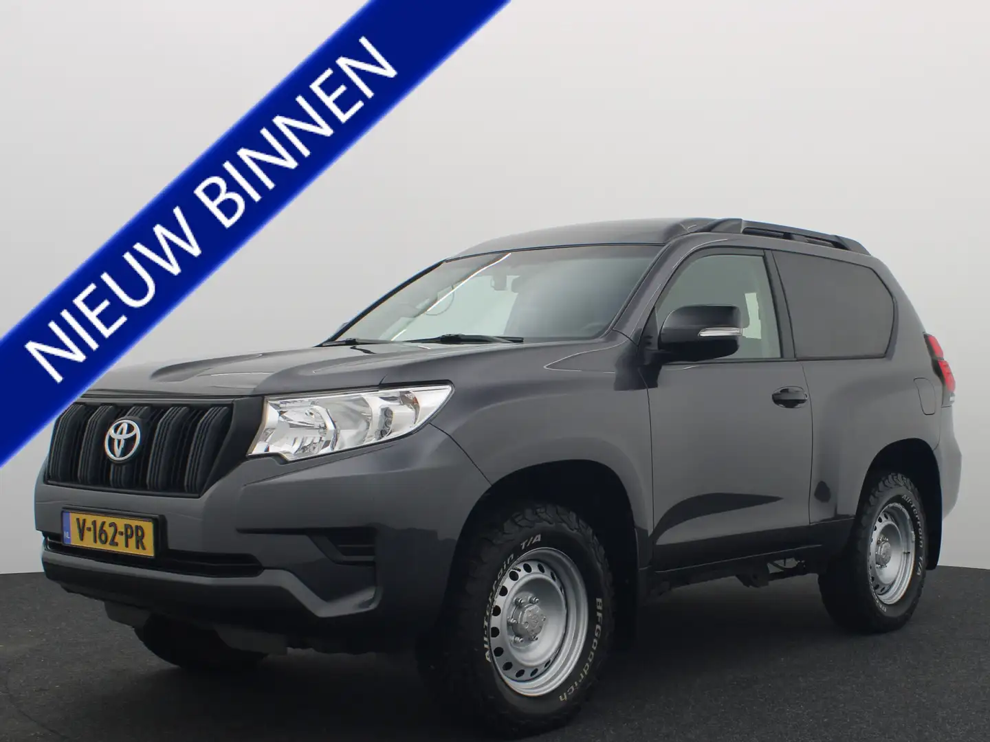 Toyota Land Cruiser 2.8 D-4D-F Comfort High Roof Blind Van AUTOMAAT / Gris - 1