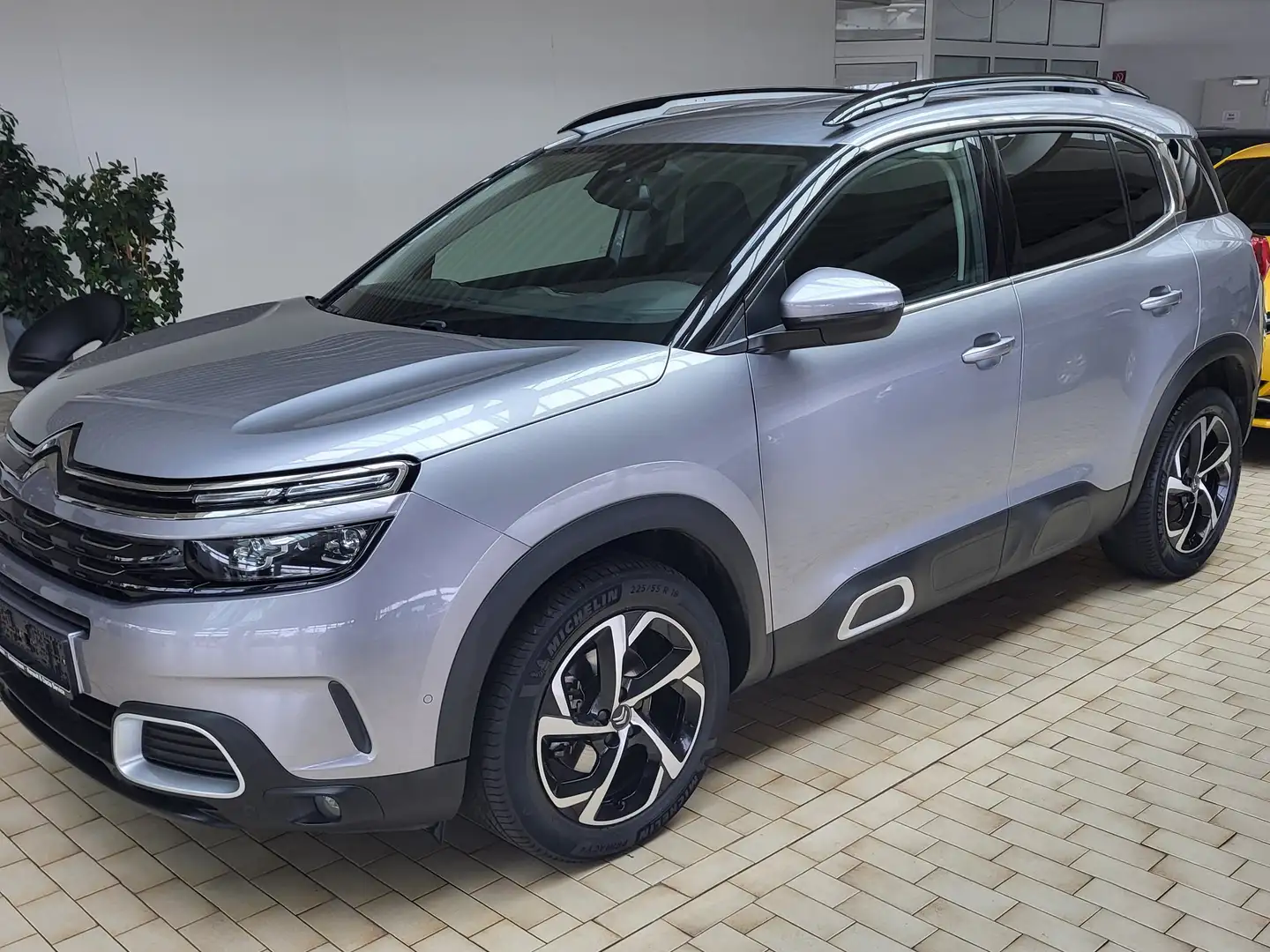 Citroen C5 Aircross BlueHDI 130 S Grau - 2