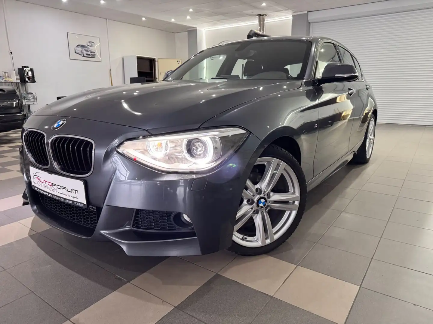 BMW 116 d M Sport Paket 2.0d Grijs - 1