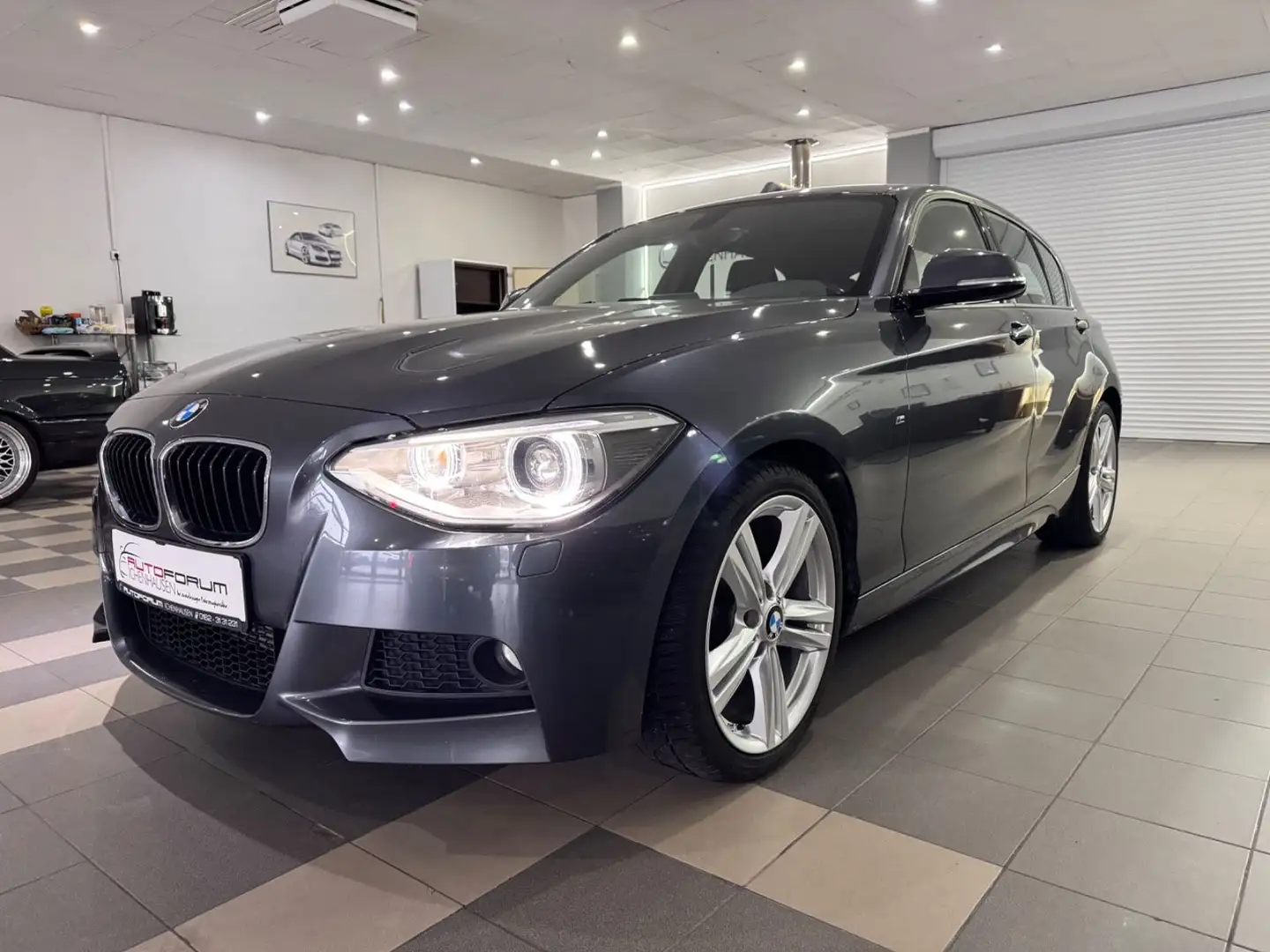 BMW 116 d M Sport Paket 2.0d Grijs - 2