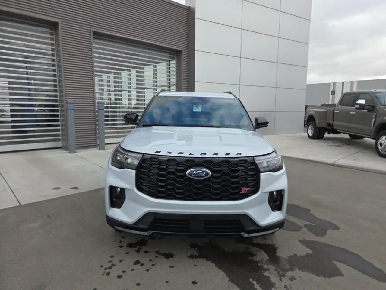 Ford Explorer снимка Ford Explorer