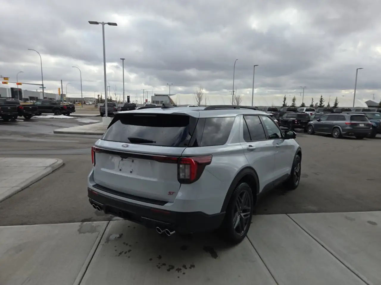 Ford Explorer снимка Ford Explorer