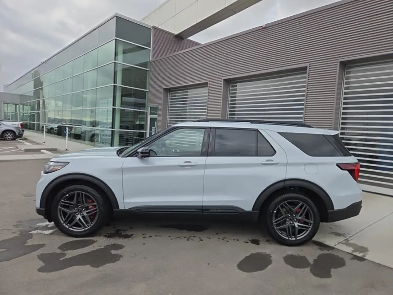 Ford Explorer снимка Ford Explorer