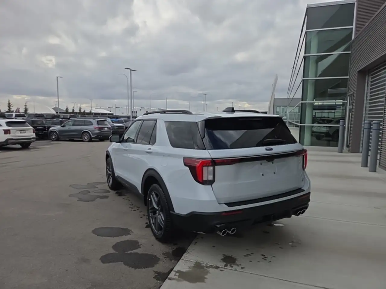 Ford Explorer снимка Ford Explorer
