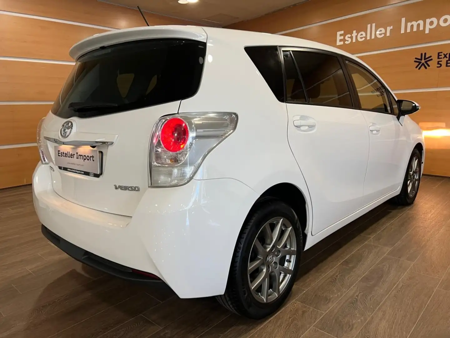 Toyota Verso 150D Advance 7pl. AutoDrive Blanco - 2