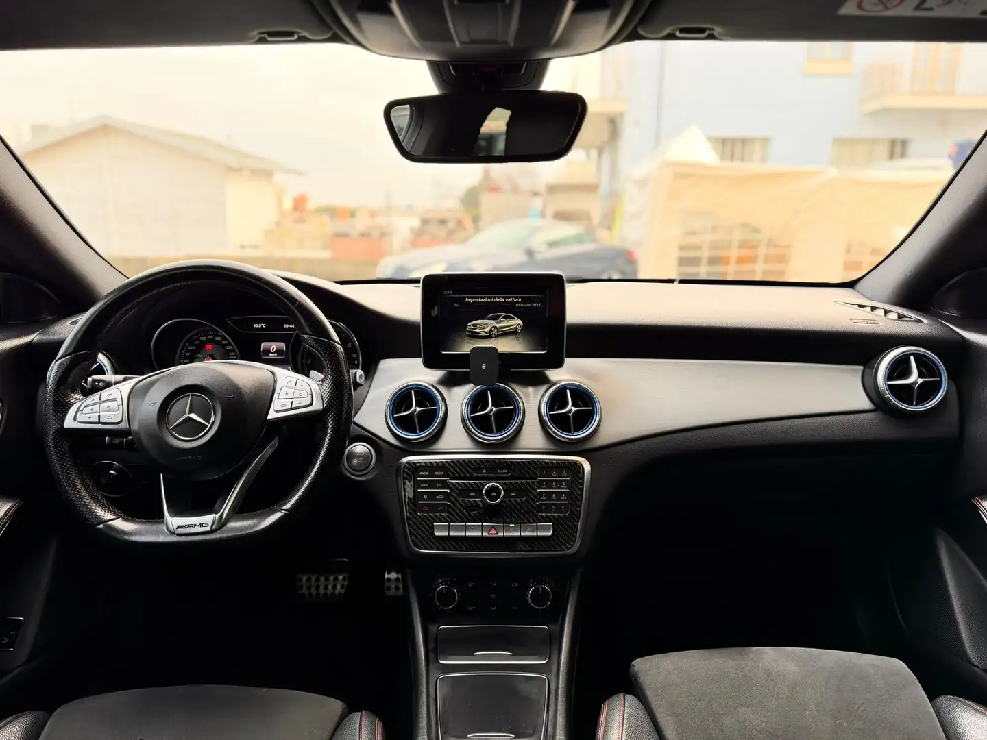 Mercedes-Benz CLA 200 Premium 2017 [AMG Line] Weiß - 2