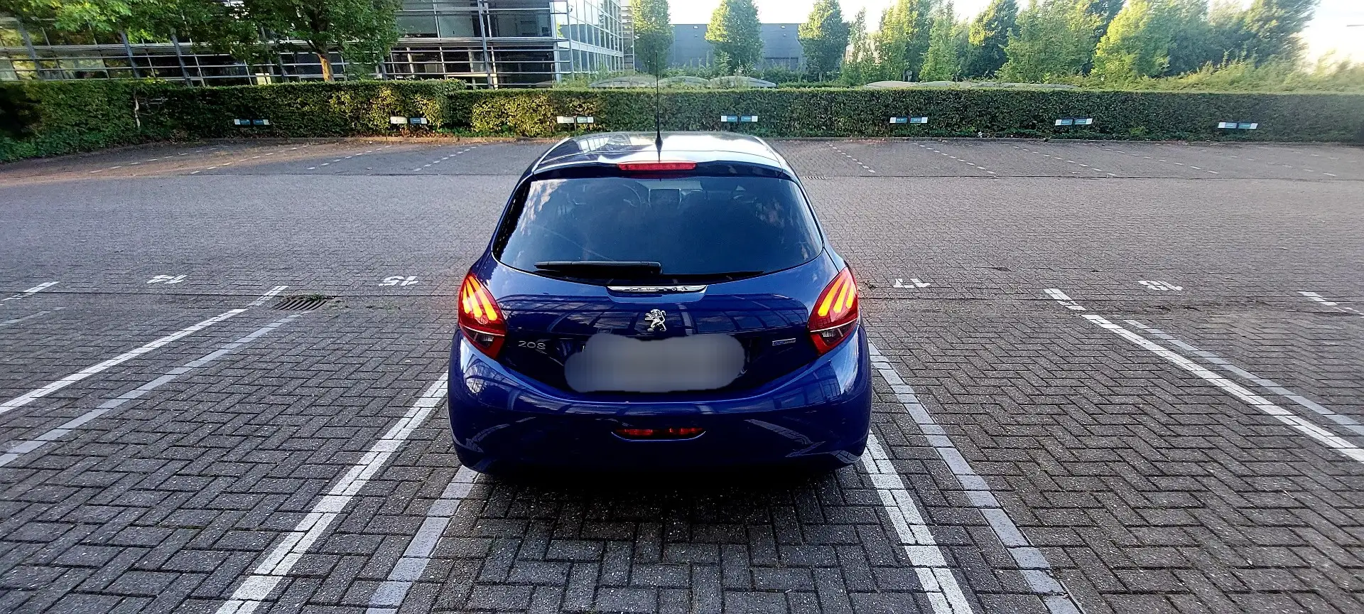 Peugeot 208 PEUGEOT 208 1.2 BENZINE EURO6B - 2