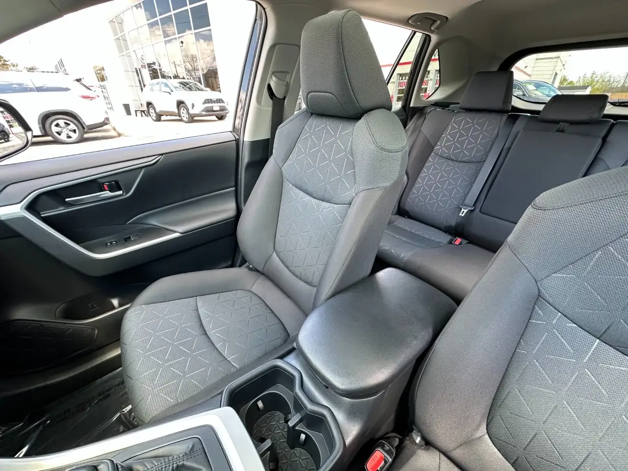 Toyota RAV 4 снимка Toyota RAV 4