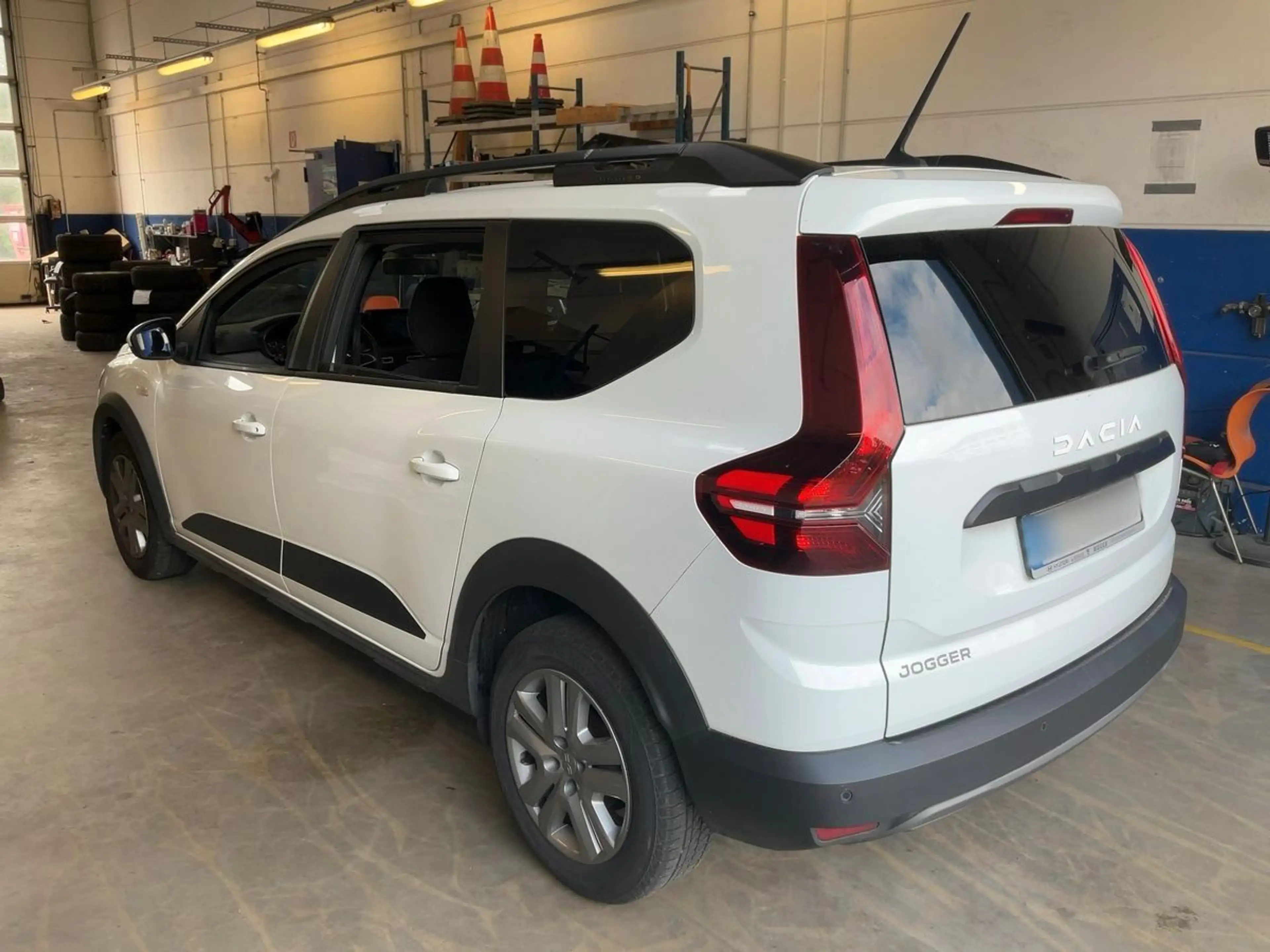 Dacia Jogger 1.0 TCEe LPG Expression 1.Hand+LED+ — photo 2