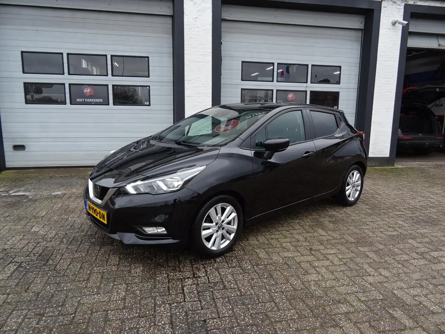 Nissan Micra 1.0 IG-T 100pk N-Connecta Schwarz - 1