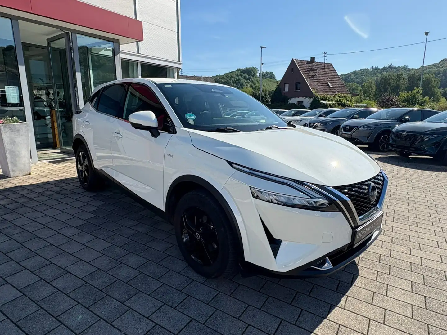 Nissan Qashqai 1.3 DIG-T MHEV Tekna Technologie Weiß - 2
