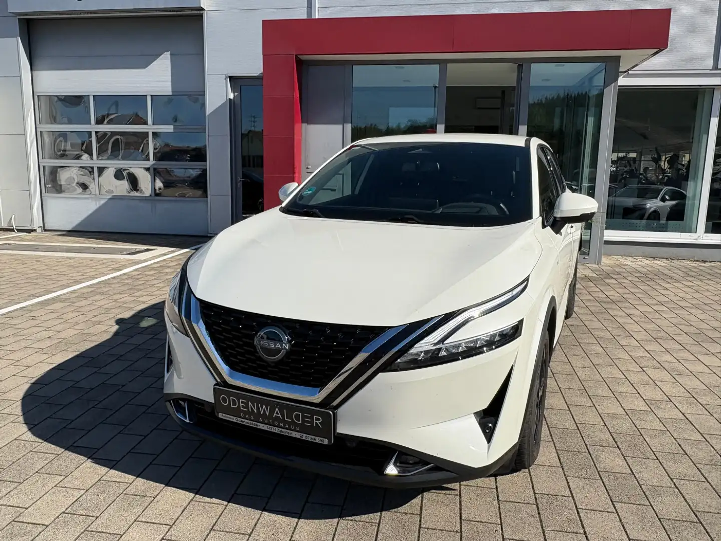 Nissan Qashqai 1.3 DIG-T MHEV Tekna Technologie Weiß - 1