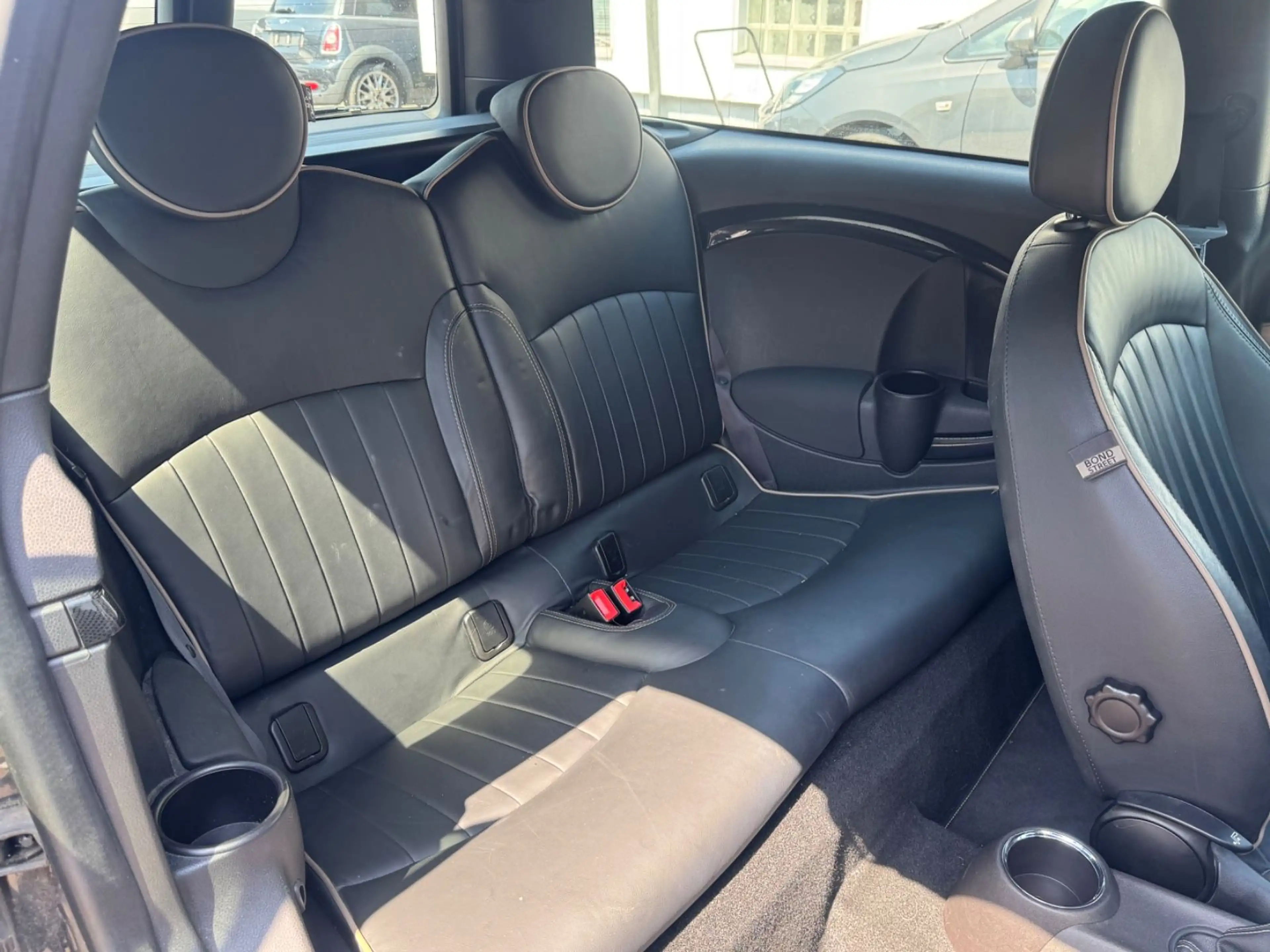 MINI Cooper SD Clubman Cooper SD Bond Street — photo 11