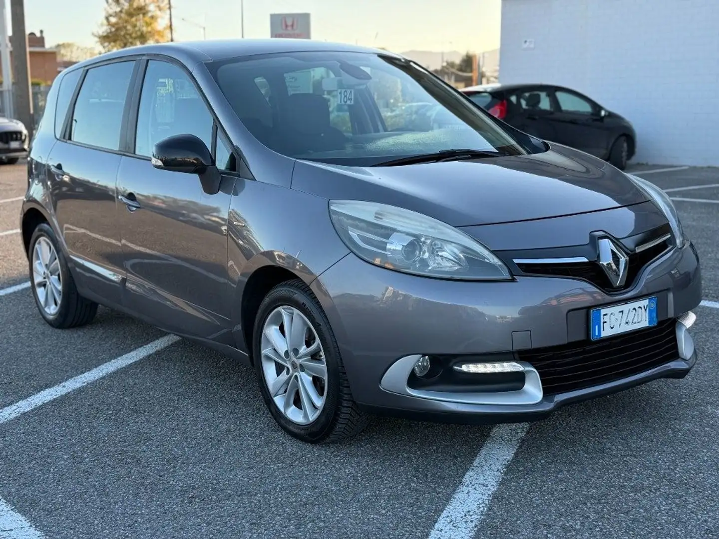 Renault Scenic Scénic XMod dCi 110 CV Start&Stop Energy Limited Gris - 2
