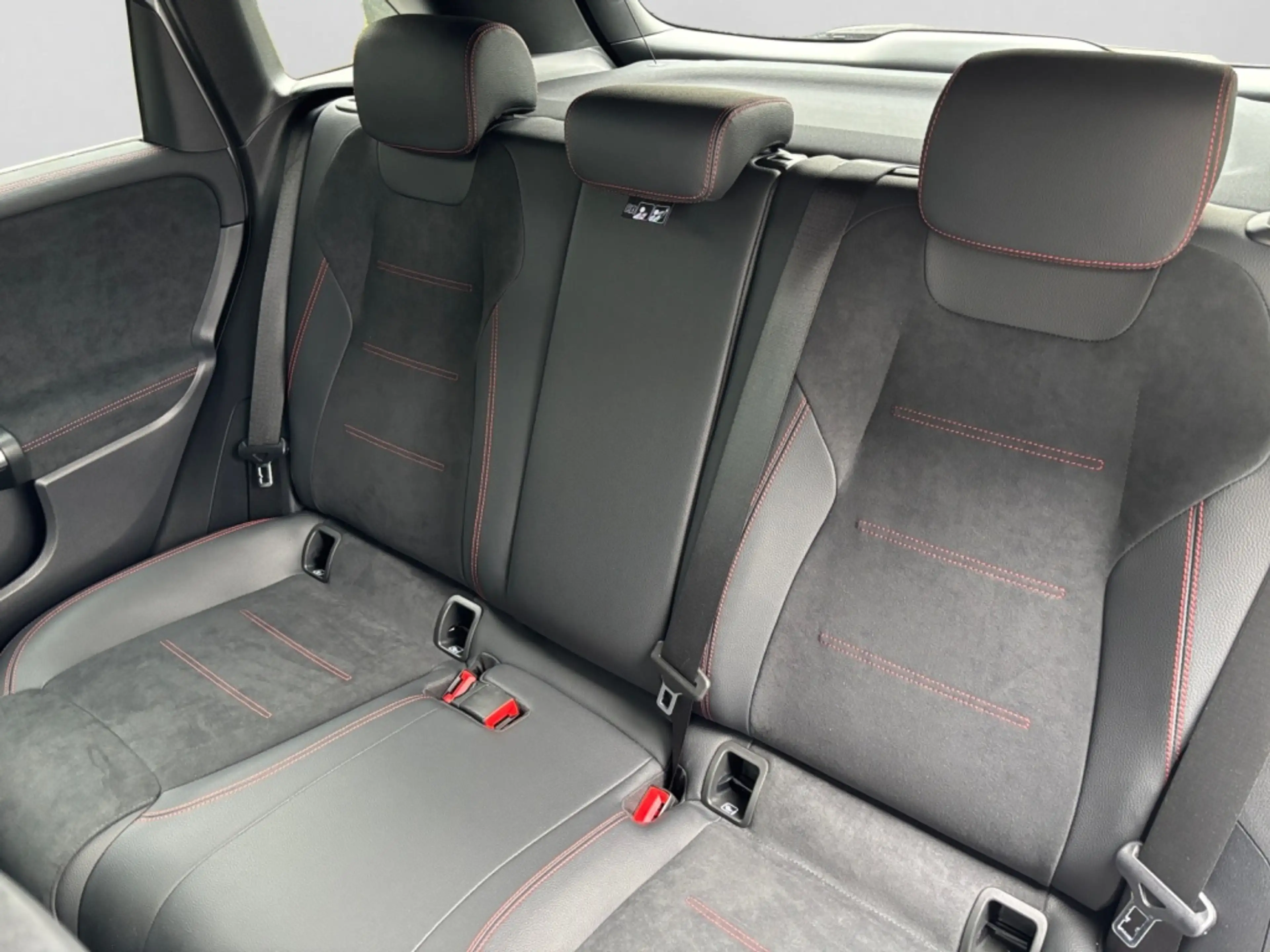 Mercedes-Benz B 220 4M AMG|KEYL|MBUX|SHZ|TEMP|AHK|KAM — photo 10