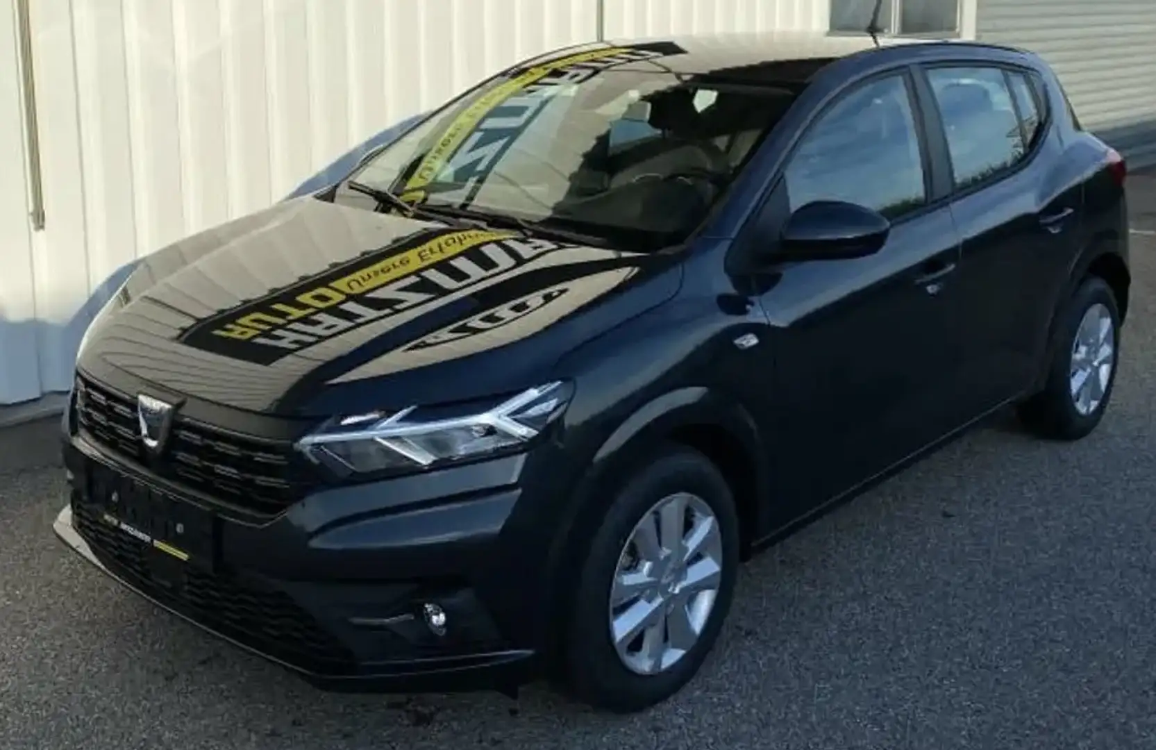 Dacia Sandero Comfort SCe 65 - 8fach Bereifung - 1