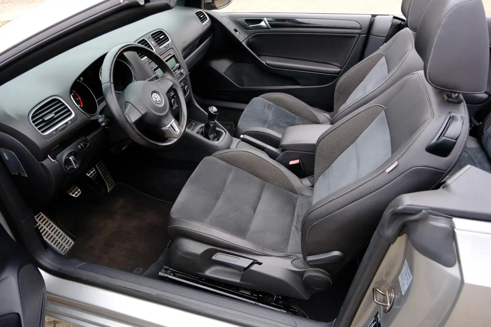 Volkswagen Golf Cabriolet 1.2 TSI BlueMotion Leder/Alcantara Gris - 2