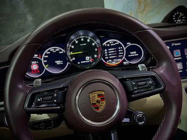 Porsche Panamera 4 E-Hybrid Sport Turismo 462PS/ 1.BESITZ / 18000km Ansicht 44