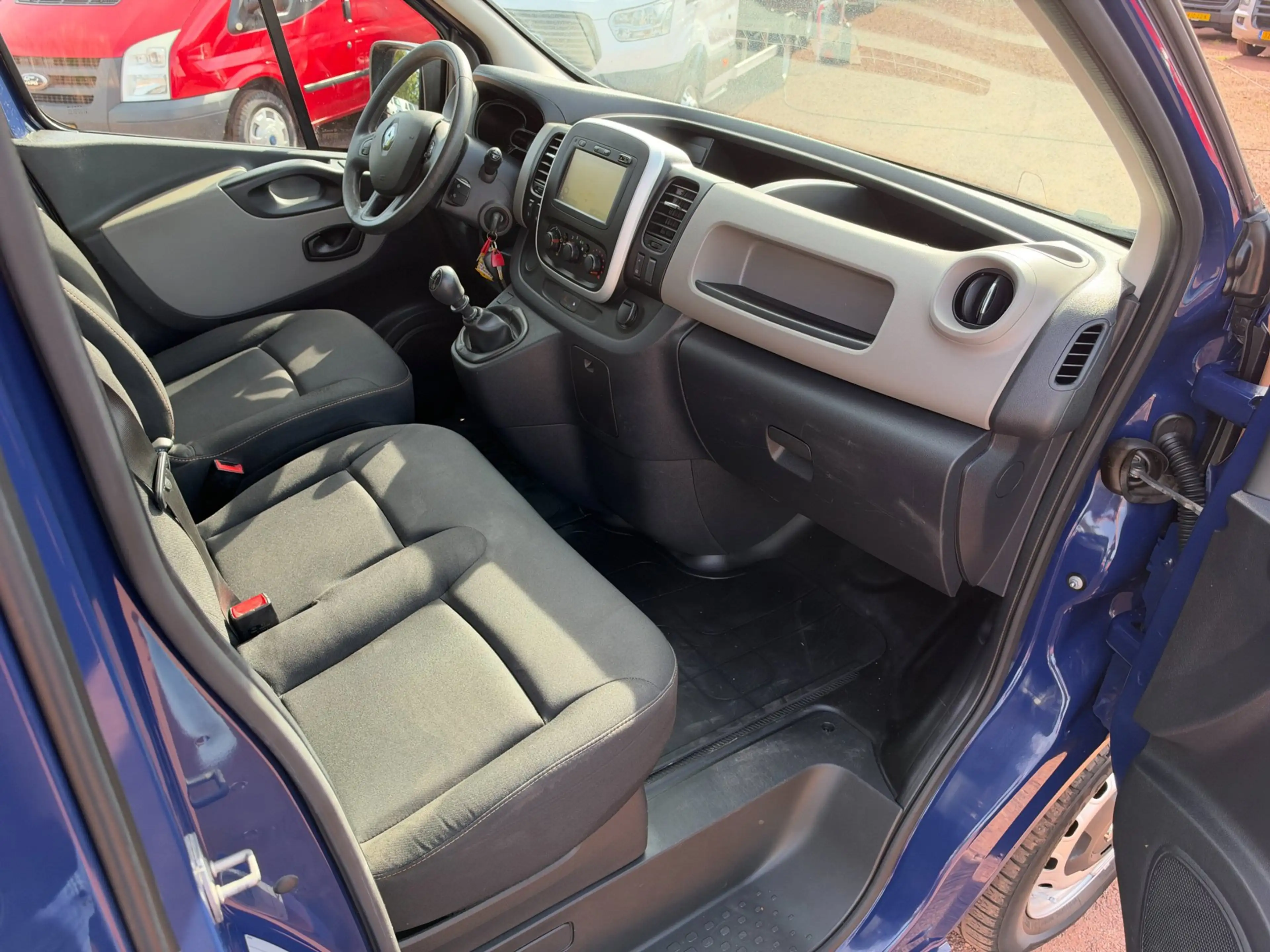 Renault Trafic 1.6 dCi T29 L1H1 Navigatie / Airco / Imperiaal — photo 6
