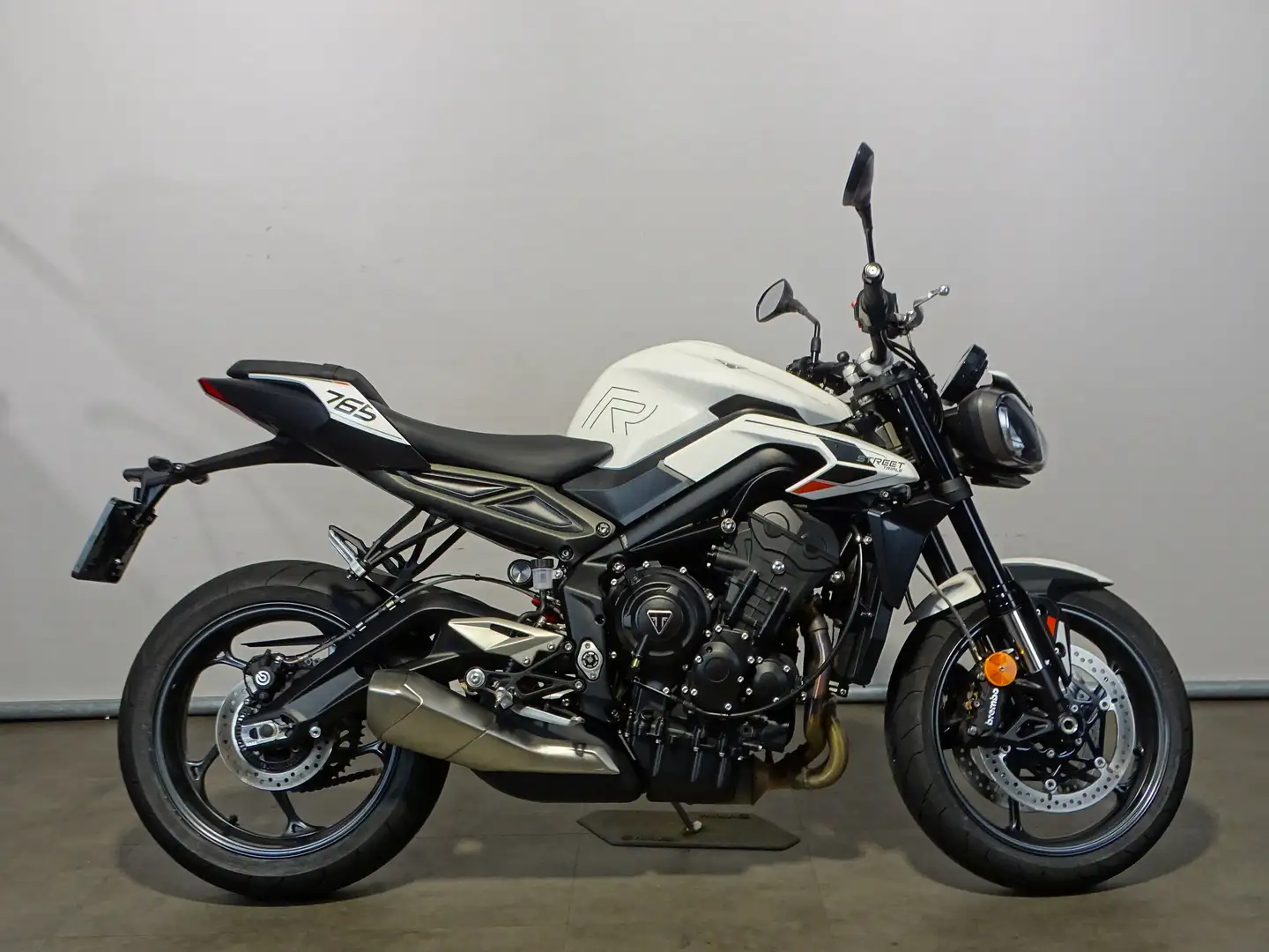 Triumph Street Triple R Wit - 1
