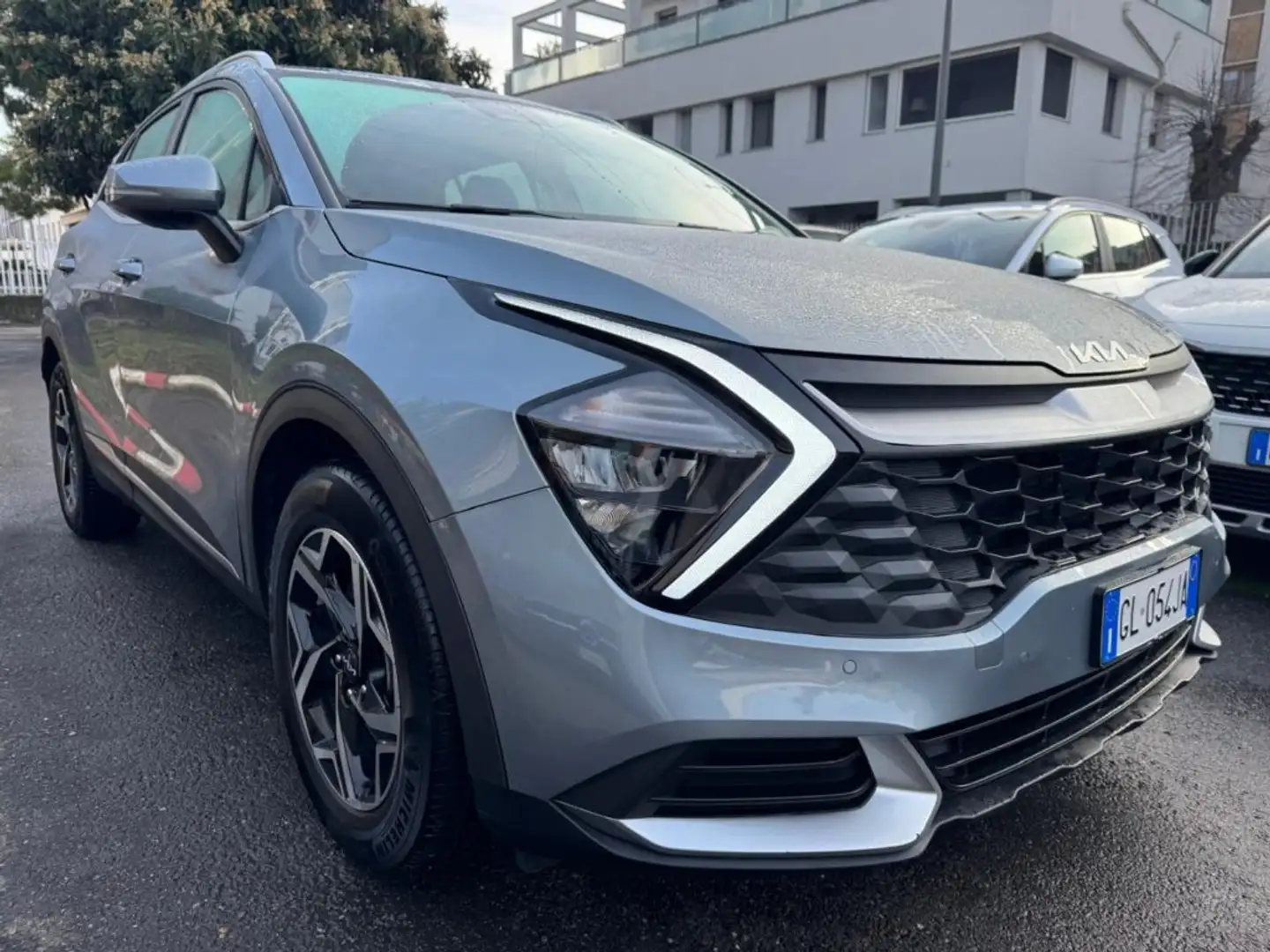 Kia Sportage 1.6 TGDi MHEV DCT Business Gris - 2