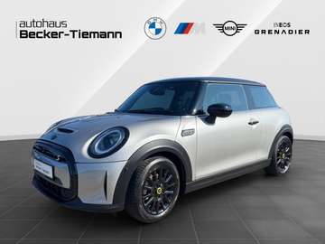 NaviXL/Head-Up/CarPlay/Panorama/Kamera/LED/HK-Soun