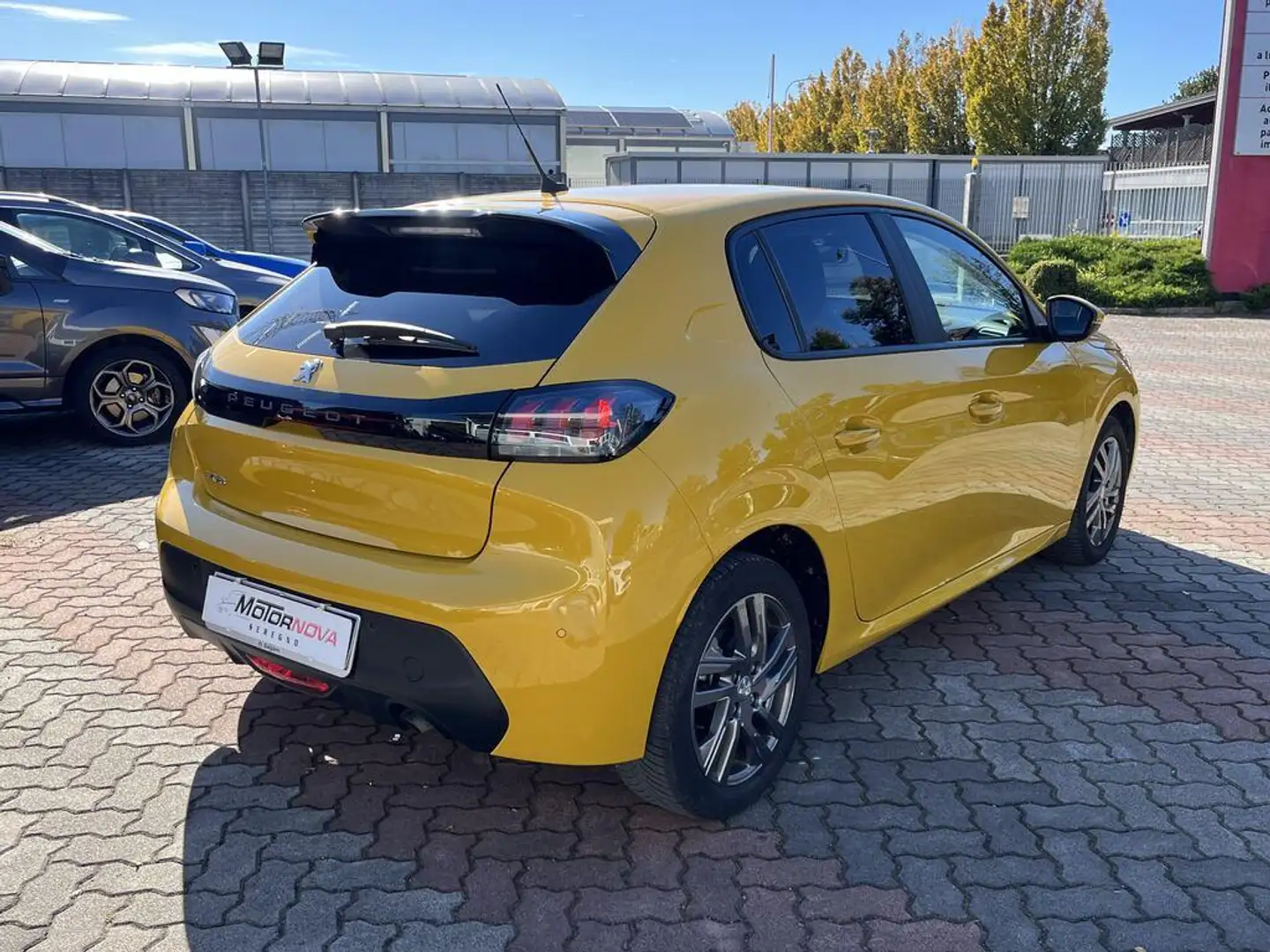 Peugeot 208 1.2 puretech Active Pack s&s 100cv eat8 Oro - 2