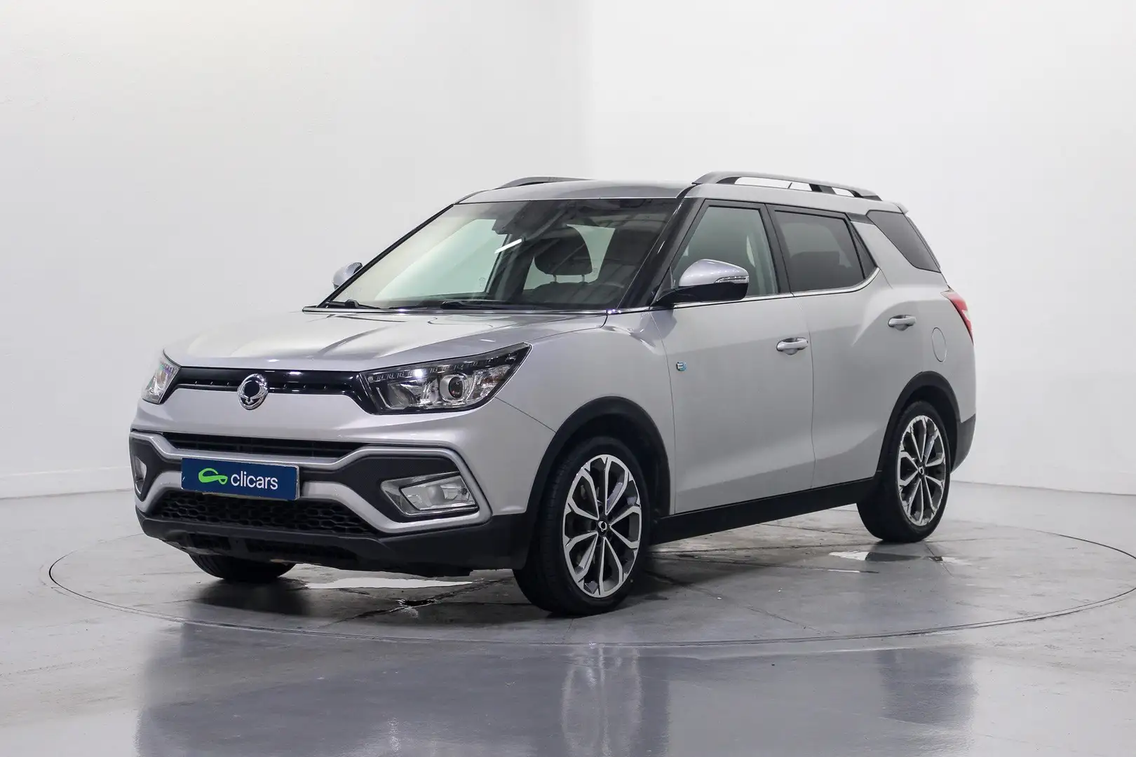 SsangYong XLV D16 Limited 4x2 Gris - 1