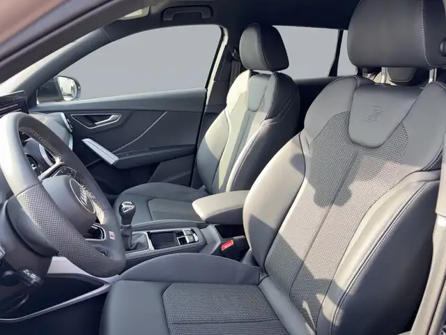 Audi Q2 view 7