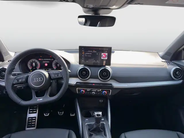 Audi Q2 view 8