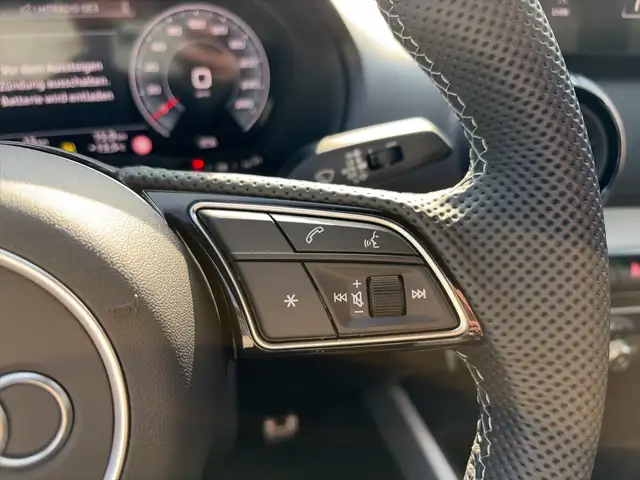 Audi Q2 view 15