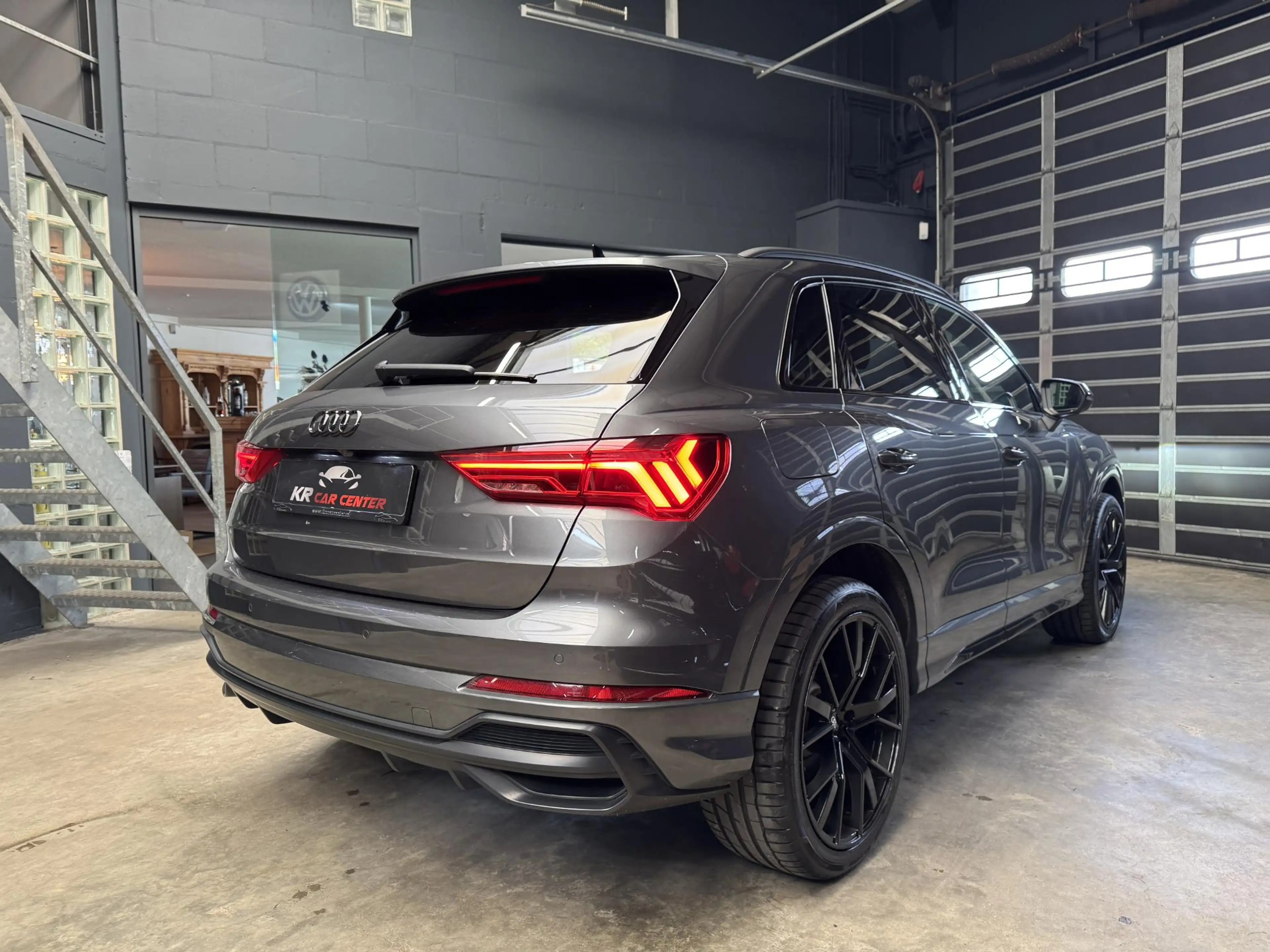 Audi Q3 35 TFSI 3x S-line VIRTUAL-CAMERA-TREKHAAK-LED-20'' — photo 3