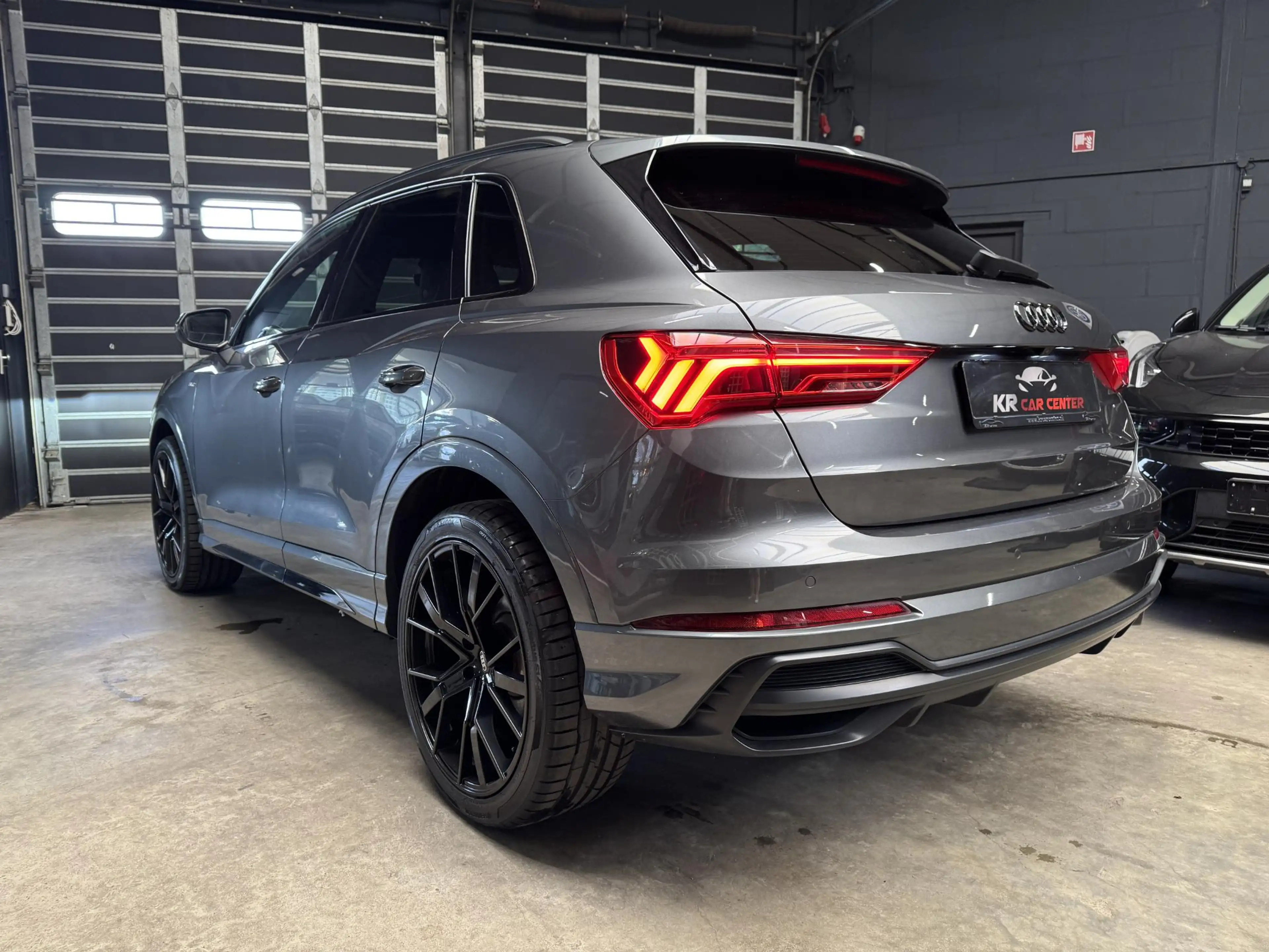 Audi Q3 35 TFSI 3x S-line VIRTUAL-CAMERA-TREKHAAK-LED-20'' — photo 8