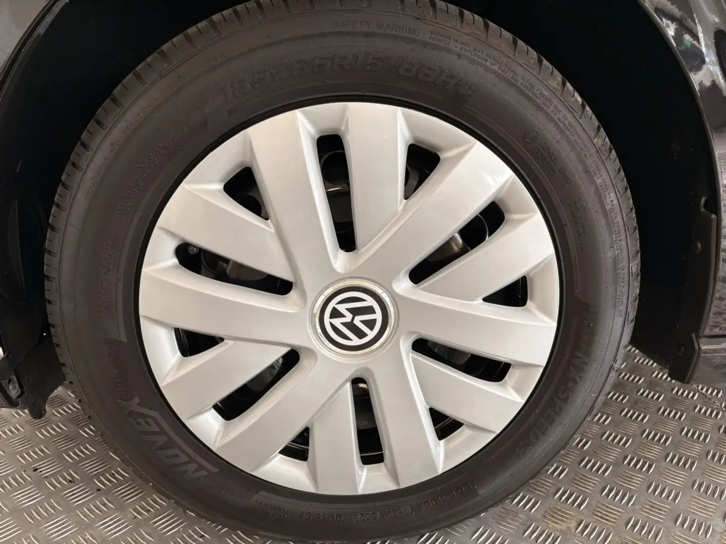 Volkswagen Polo 1.0 TSI Comfortline Negro - 2
