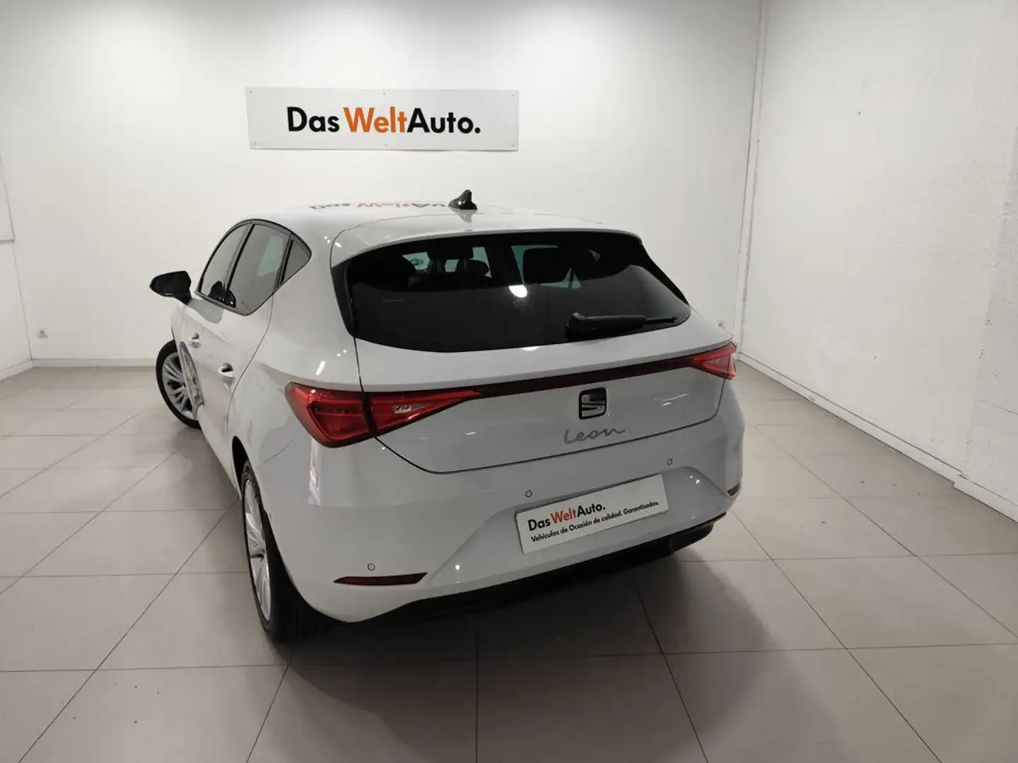SEAT Leon 1.5 eTSI DSG-7 S&S Style Special Edition 150 Blanc - 2